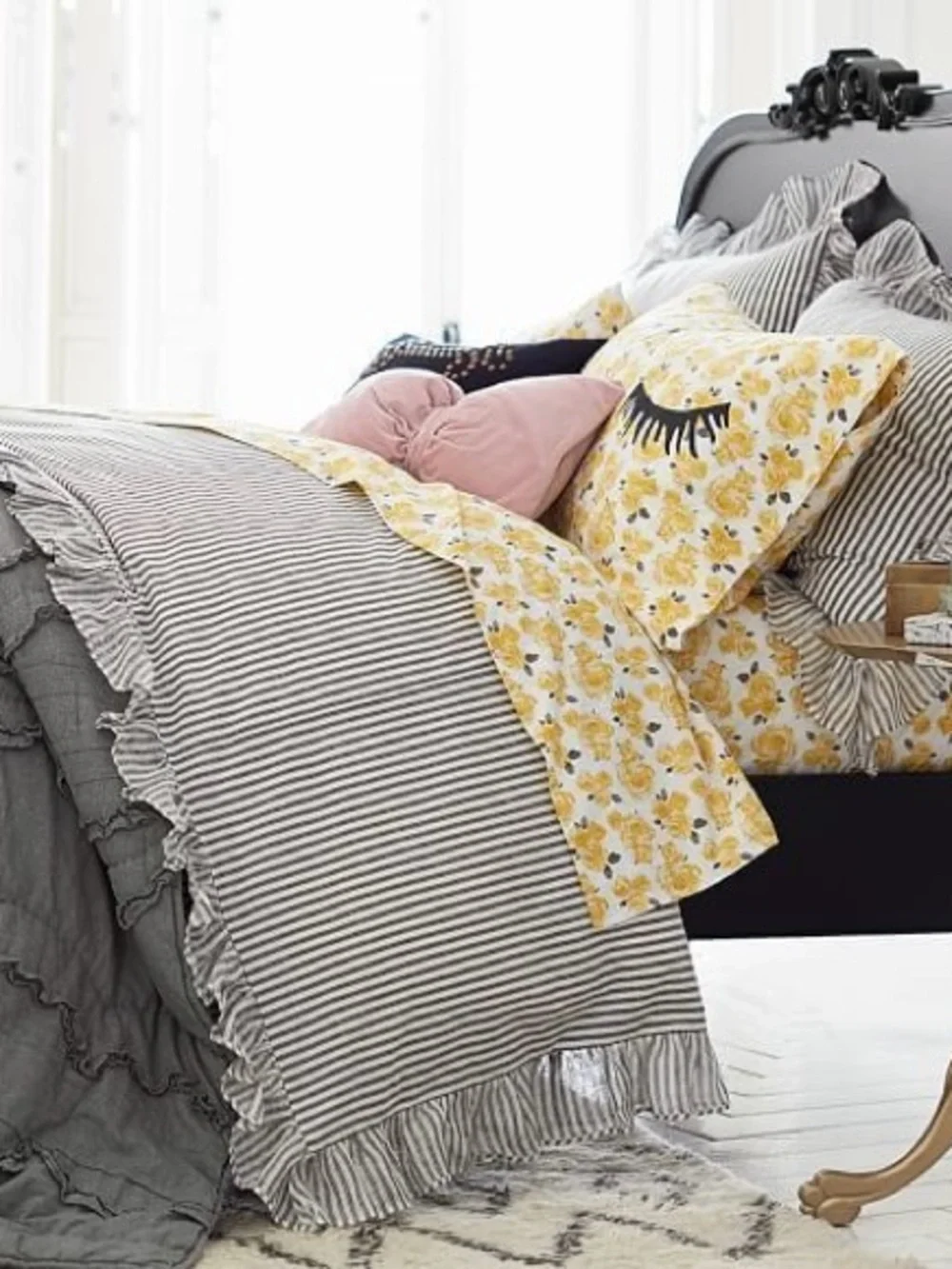 Pottery Barn Teen Emily & Merritt PB Floral Comforter & 3 Sheet Sets Full